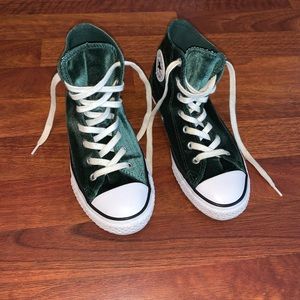 SOLD Converse Allstar Hightop Kids Sneakers Size